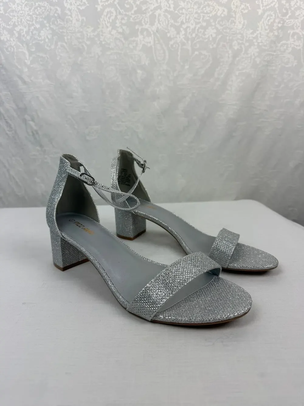 PIZZ ANU Silver Glitter Ankle Strap Block Heel Sandals Women's Size 11